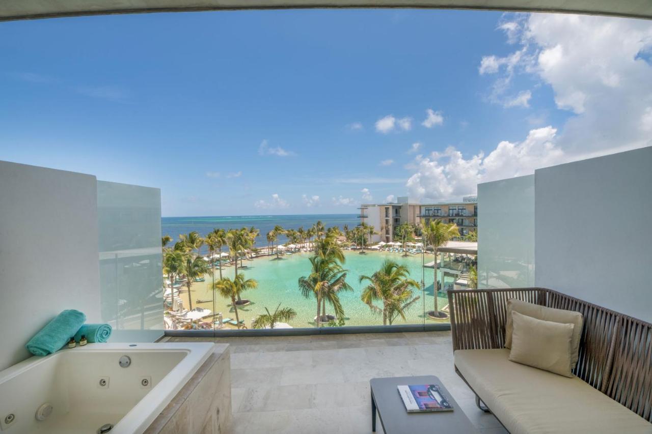 Haven Riviera Cancun (Adults Only) Alfredo V. Bonfil Buitenkant foto View from a suite at the Grand Palladium Hotel