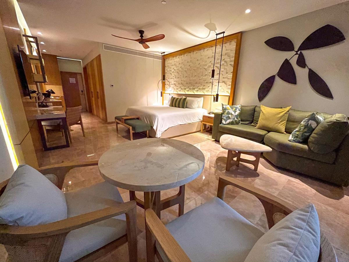 Haven Riviera Cancun (Adults Only) Alfredo V. Bonfil Buitenkant foto A suite at the resort
