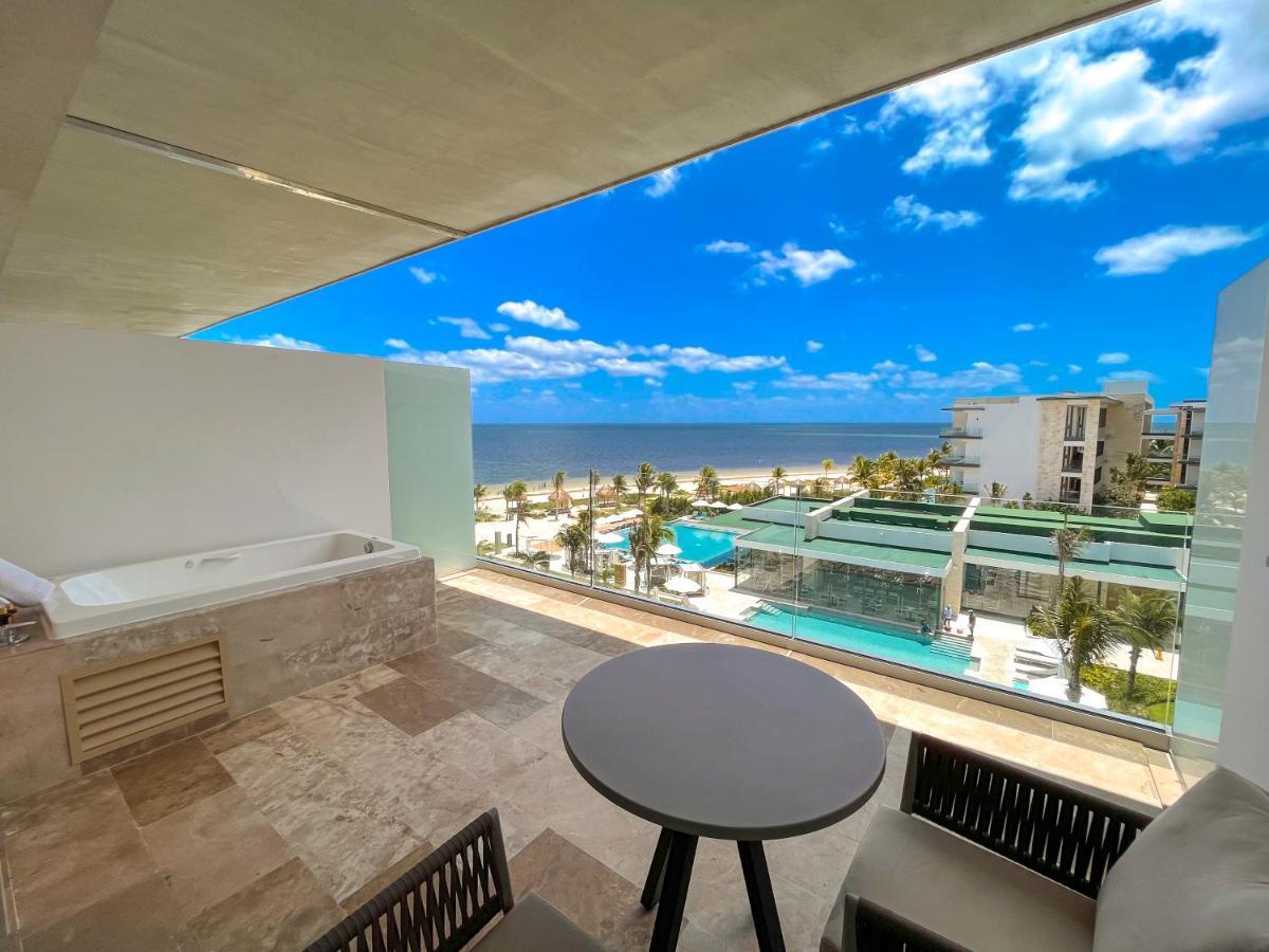 Haven Riviera Cancun (Adults Only) Alfredo V. Bonfil Buitenkant foto Oceanfront view from a suite at the Grand at Moon Palace