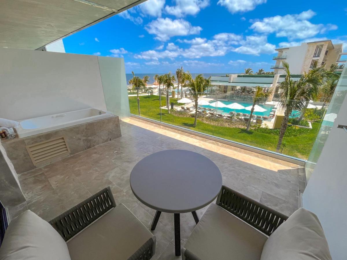 Haven Riviera Cancun (Adults Only) Alfredo V. Bonfil Buitenkant foto Balcony of a Junior Suite