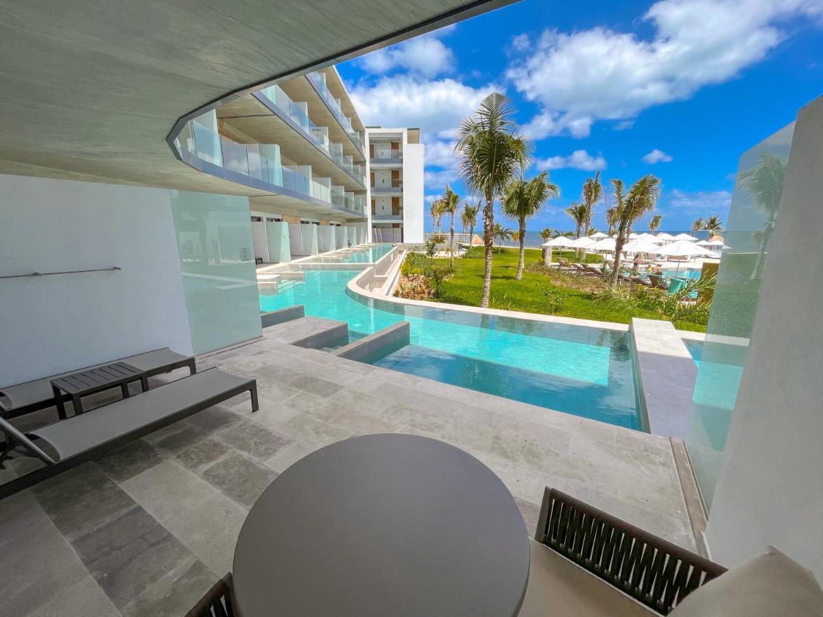 Haven Riviera Cancun (Adults Only) Alfredo V. Bonfil Buitenkant foto View from a swim-up room at the Grand Palladium Costa Mujeres Resort & Spa