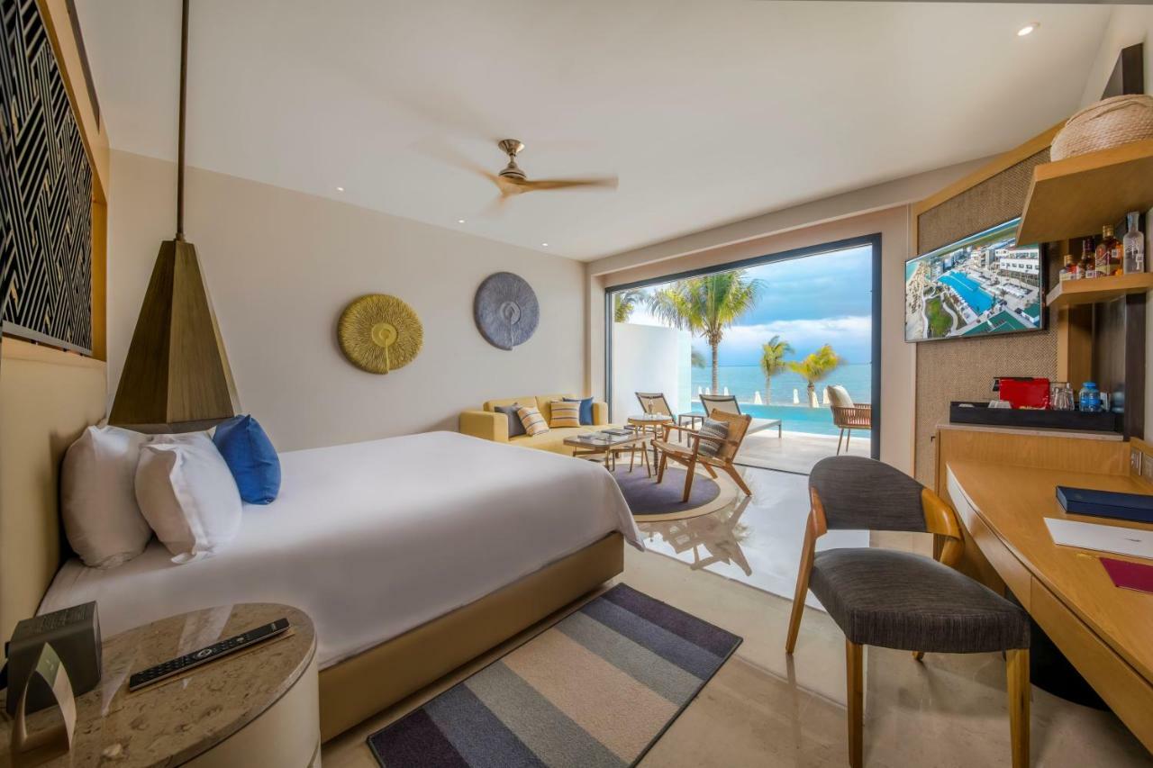 Haven Riviera Cancun (Adults Only) Alfredo V. Bonfil Buitenkant foto A room at the hotel